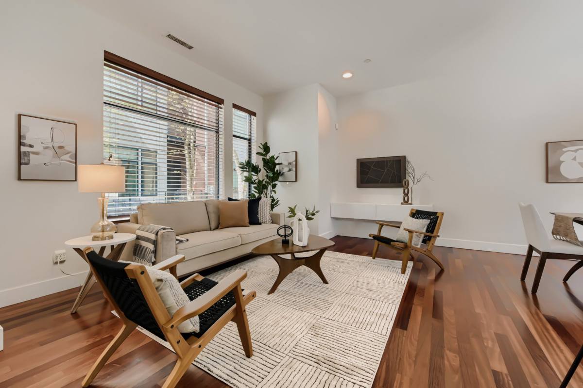 Townhouse for rent at 1616 NW Riverscape St, Portland, OR 97209