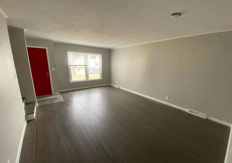 Townhouse for rent at 121 E 35th St, Davenport, IA 52806