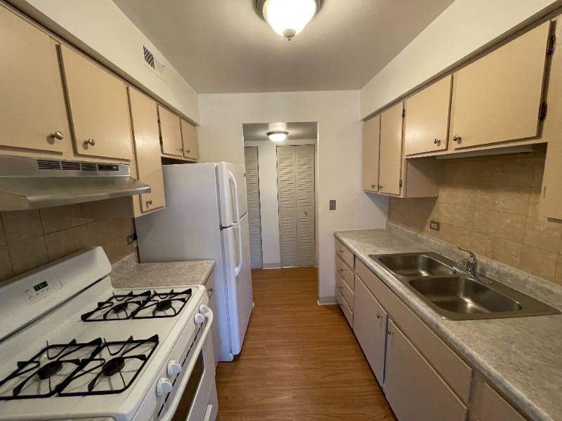 Apartment for rent at 338 N Green Bay Rd #1102, Waukegan, IL 60085