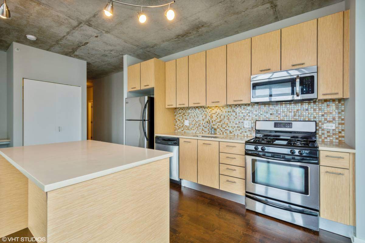 Apartment for rent at 659 W Randolph St #1514, Chicago, IL 60661