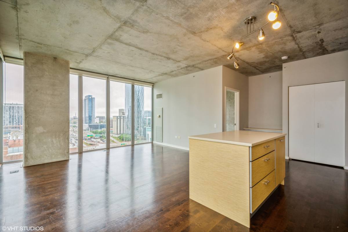 Apartment for rent at 659 W Randolph St #1514, Chicago, IL 60661