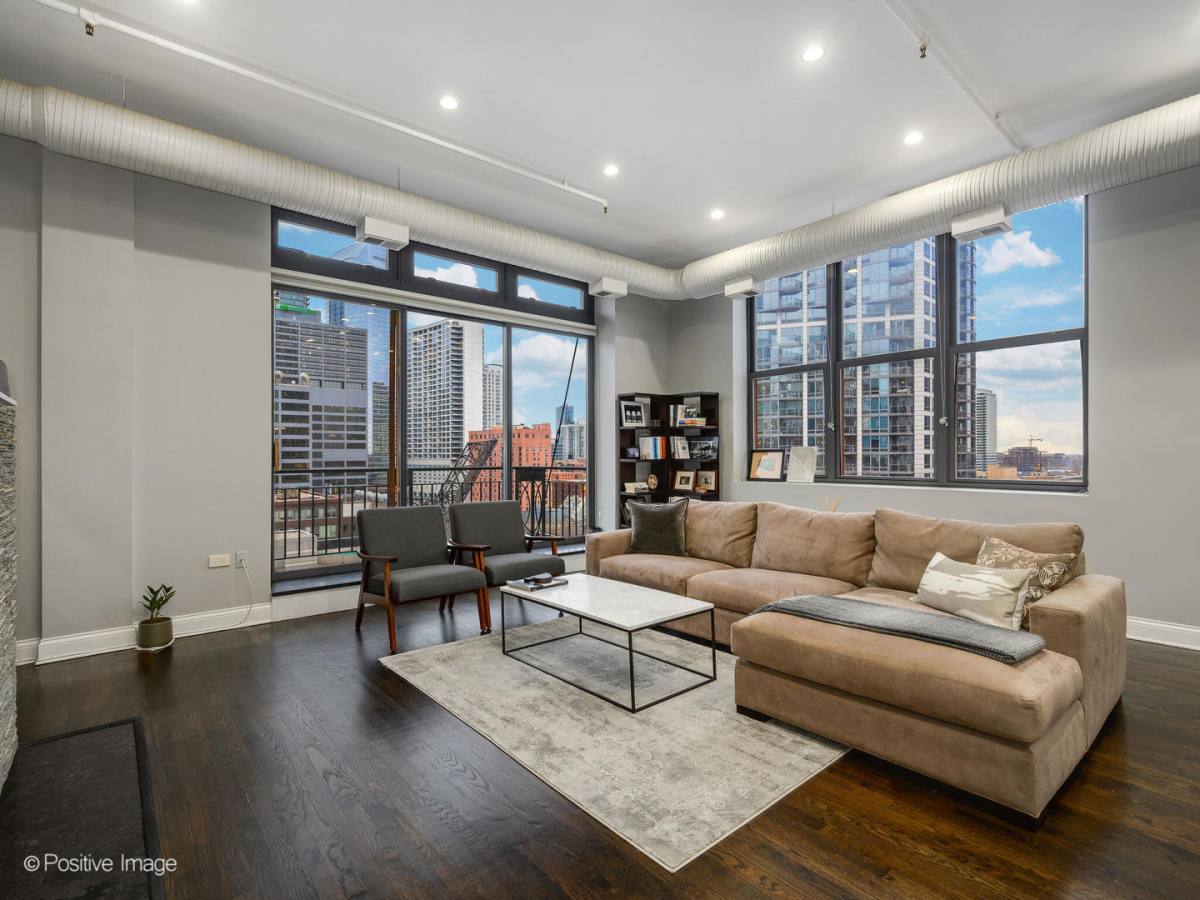 Apartment for rent at 360 W Illinois St #10F, Chicago, IL 60654