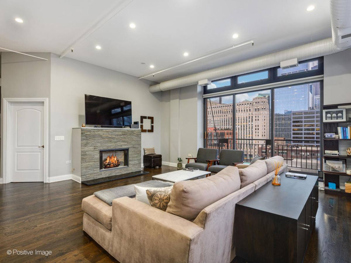 Apartment for rent at 360 W Illinois St #10F, Chicago, IL 60654