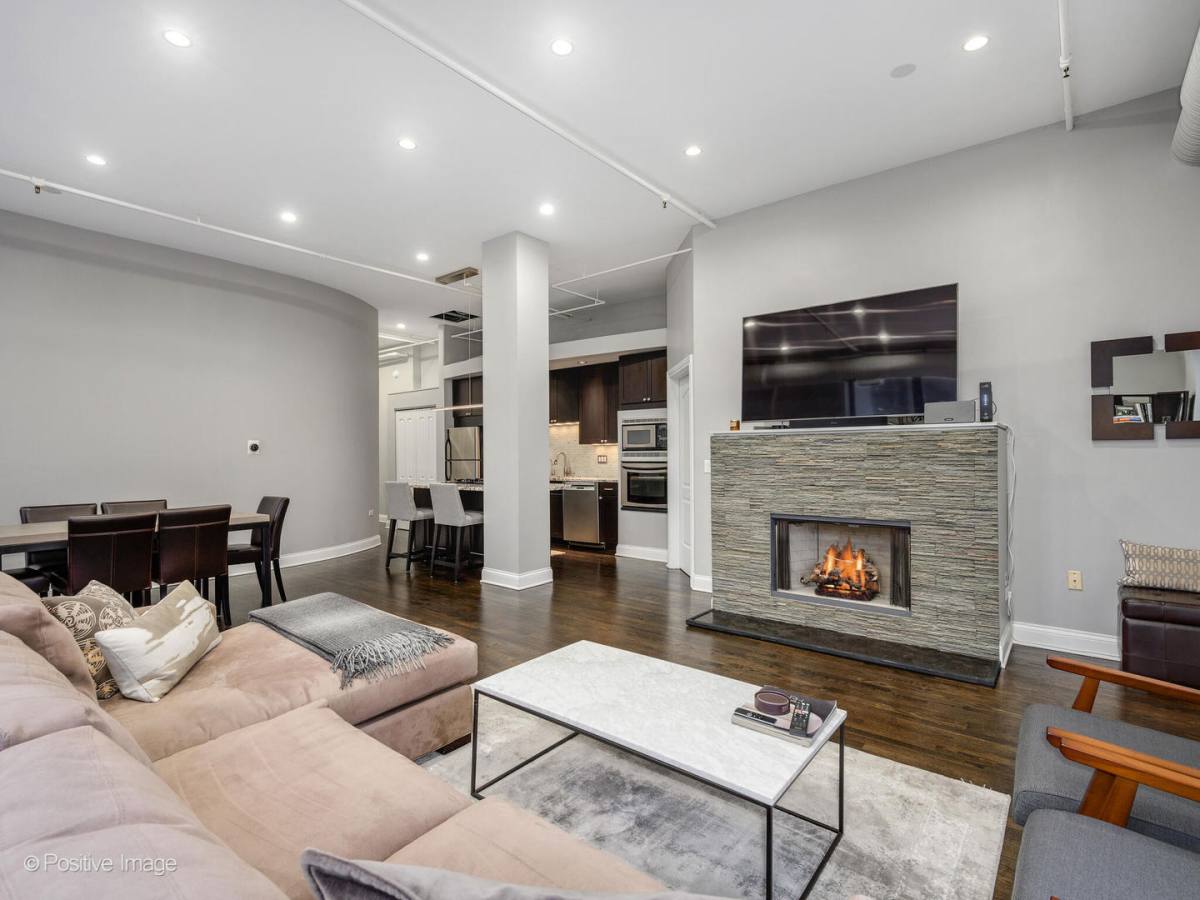 Apartment for rent at 360 W Illinois St #10F, Chicago, IL 60654