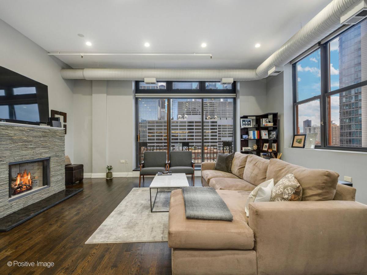 Apartment for rent at 360 W Illinois St #10F, Chicago, IL 60654
