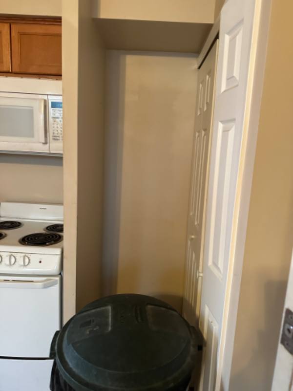 Apartment for rent at 10 Gibbs St #11, Mount Clemens, MI 48043