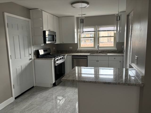 Apartment for rent at 4901 N Kilpatrick, Chicago, IL 60630