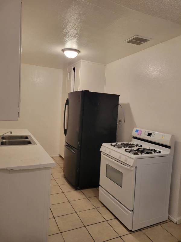 Apartment for rent at 648 W Buena Vista St #648, Barstow, CA 92311