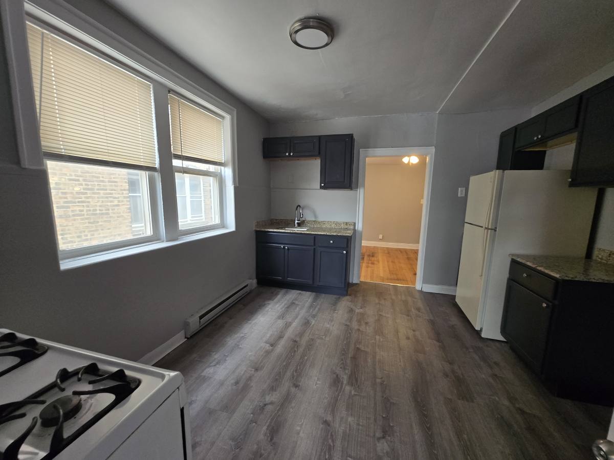 Apartment for rent at 8346 S Maryland #2, Chicago, IL 60619