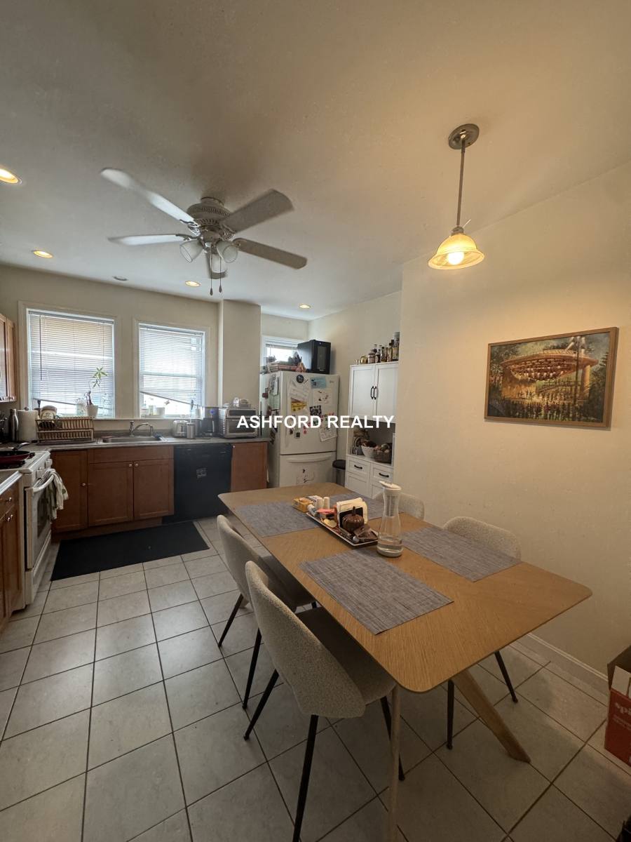 Apartment for rent at 180 Walnut St #2, Watertown, MA 02472