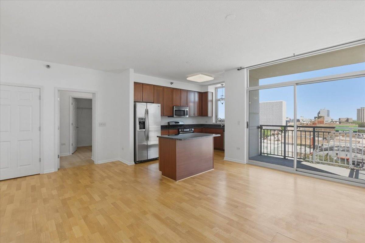 Apartment for rent at 1134 W Granville Ave #1003, Chicago, IL 60660