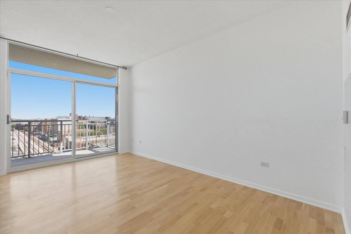 Apartment for rent at 1134 W Granville Ave #1003, Chicago, IL 60660