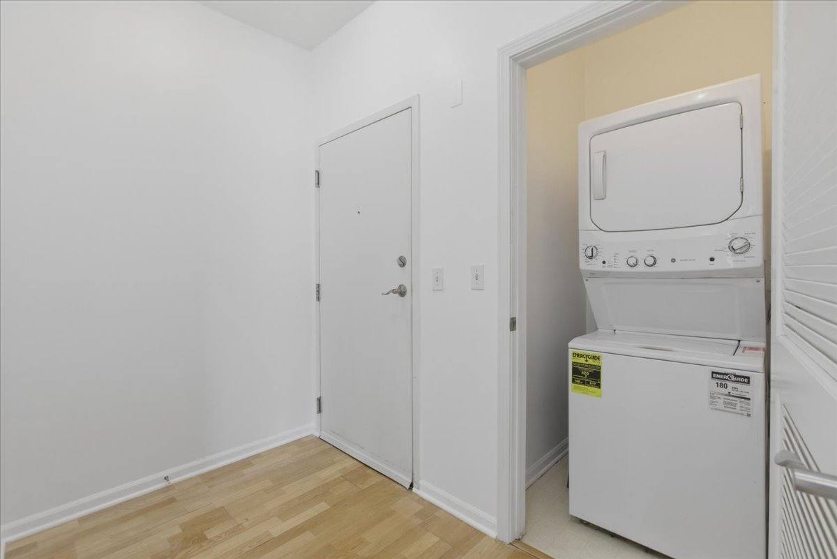 Apartment for rent at 1134 W Granville Ave #1003, Chicago, IL 60660