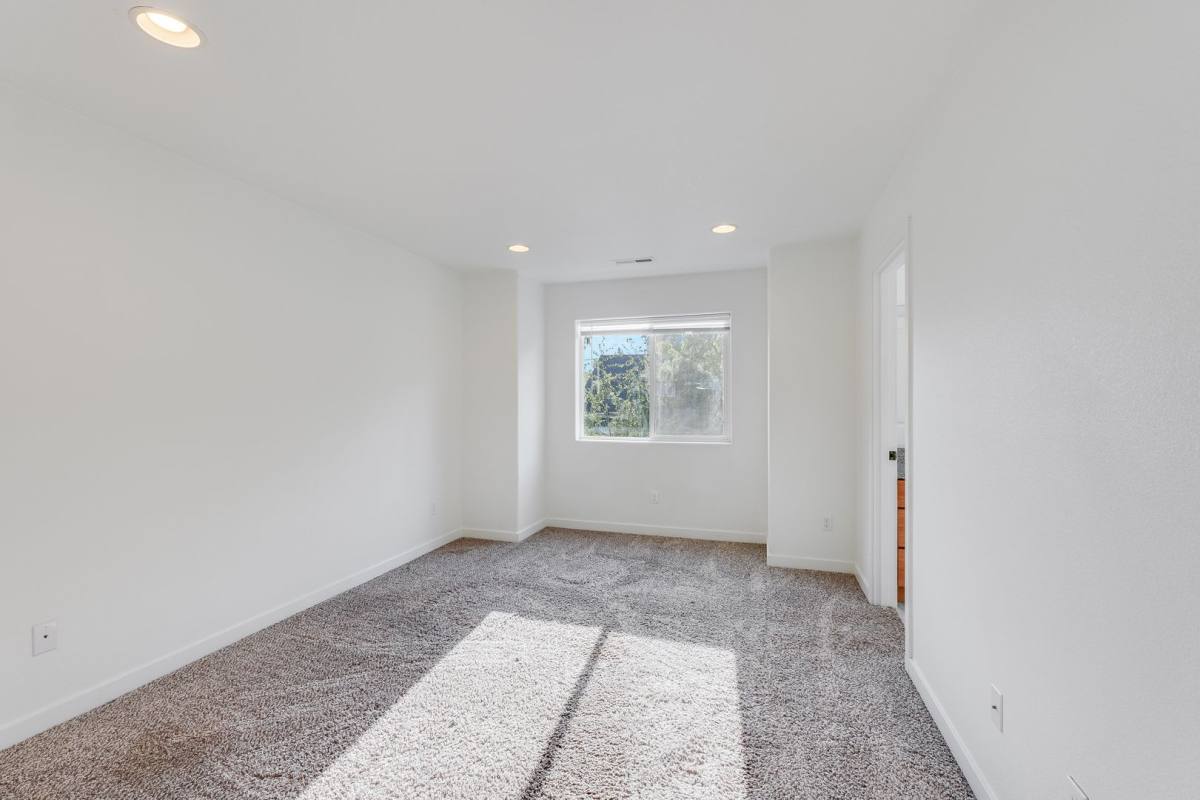 House for rent at 1158 SE Oak St, Hillsboro, OR 97123