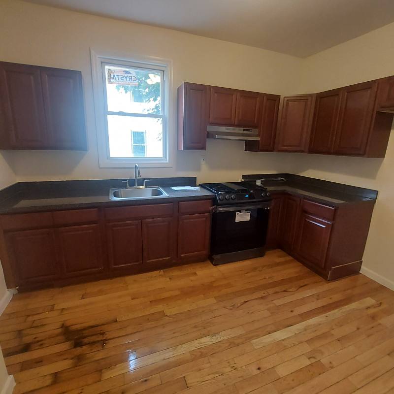 Apartment for rent at 527 13th Ave #1, Newark, NJ 07103