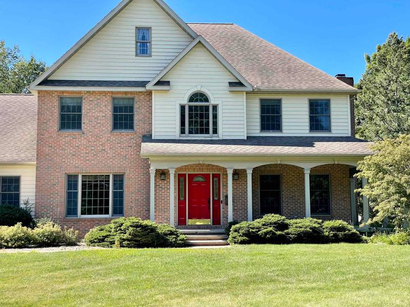House for rent at 1895 Highbank Dr, Saint Joseph, MI 49085