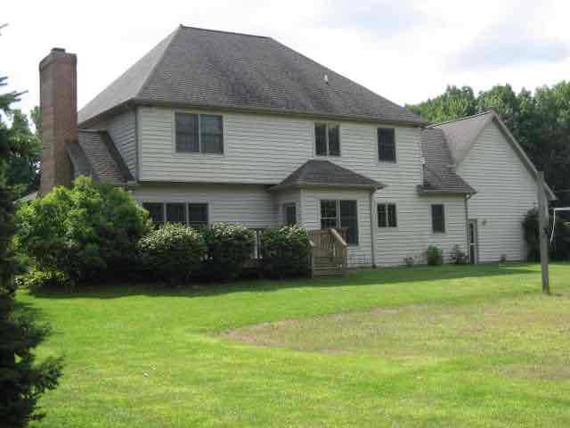 House for rent at 1895 Highbank Dr, Saint Joseph, MI 49085
