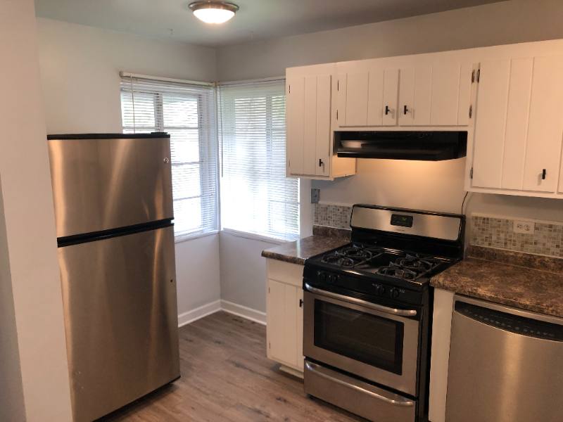 House for rent at 842 7th St, Willowbrook, IL 60527