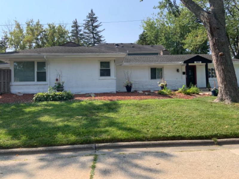 House for rent at 842 7th St, Willowbrook, IL 60527
