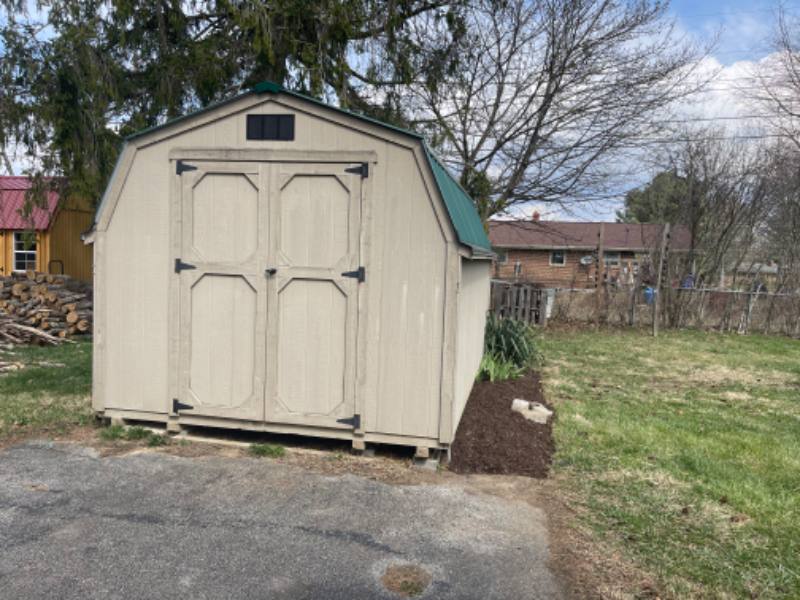 House for rent at 35 Crescent Dr, Christiansburg, VA 24073