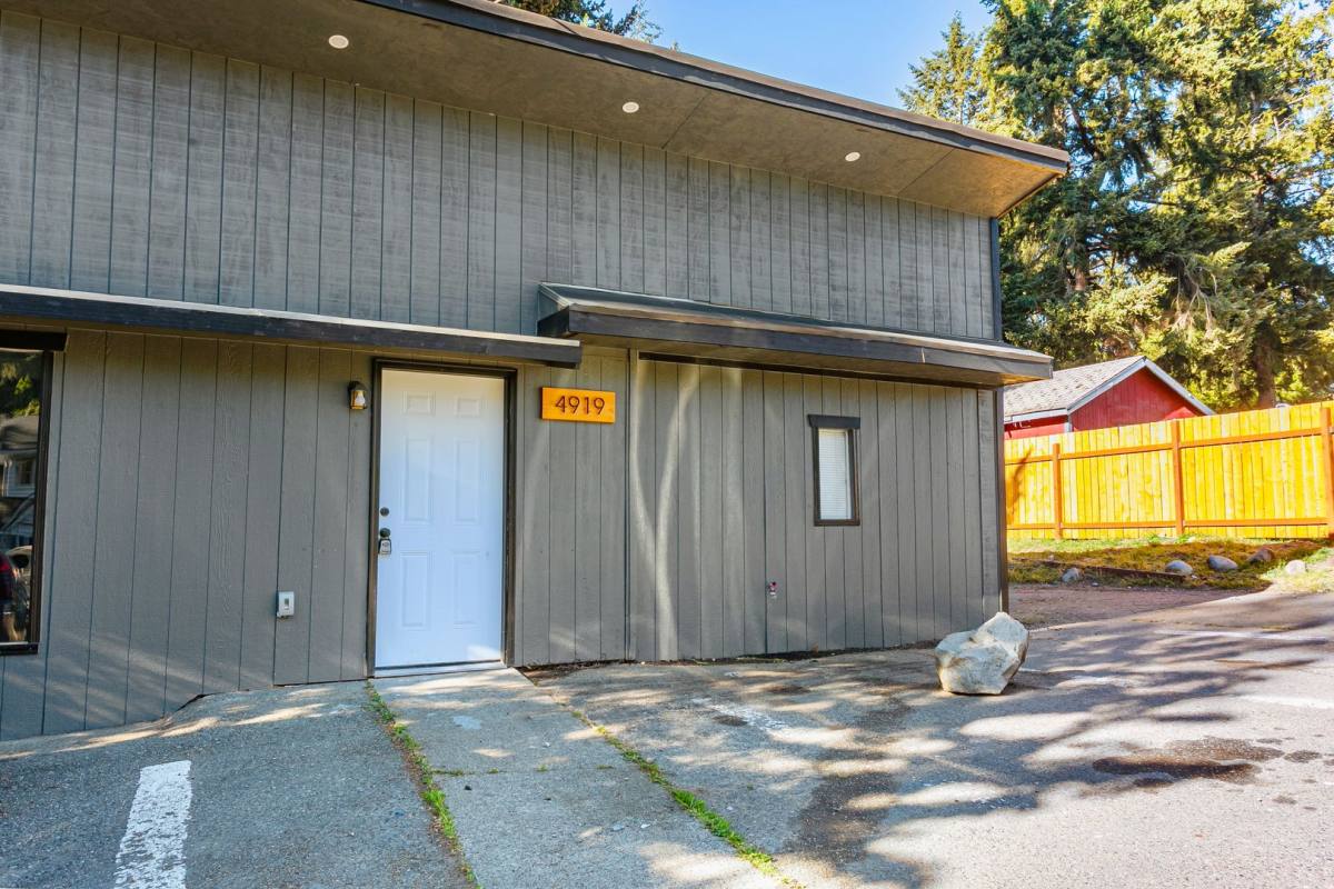 Apartment for rent at 4919 Waller Rd E, Tacoma, WA 98443