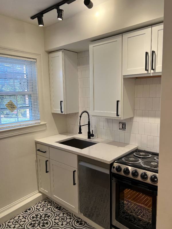 Apartment for rent at 511 Angell St #3, Providence, RI 02903