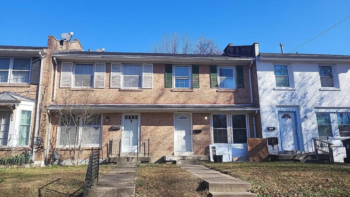 Townhouse for rent at 5033 Wabash Place, Louisville, KY 40214