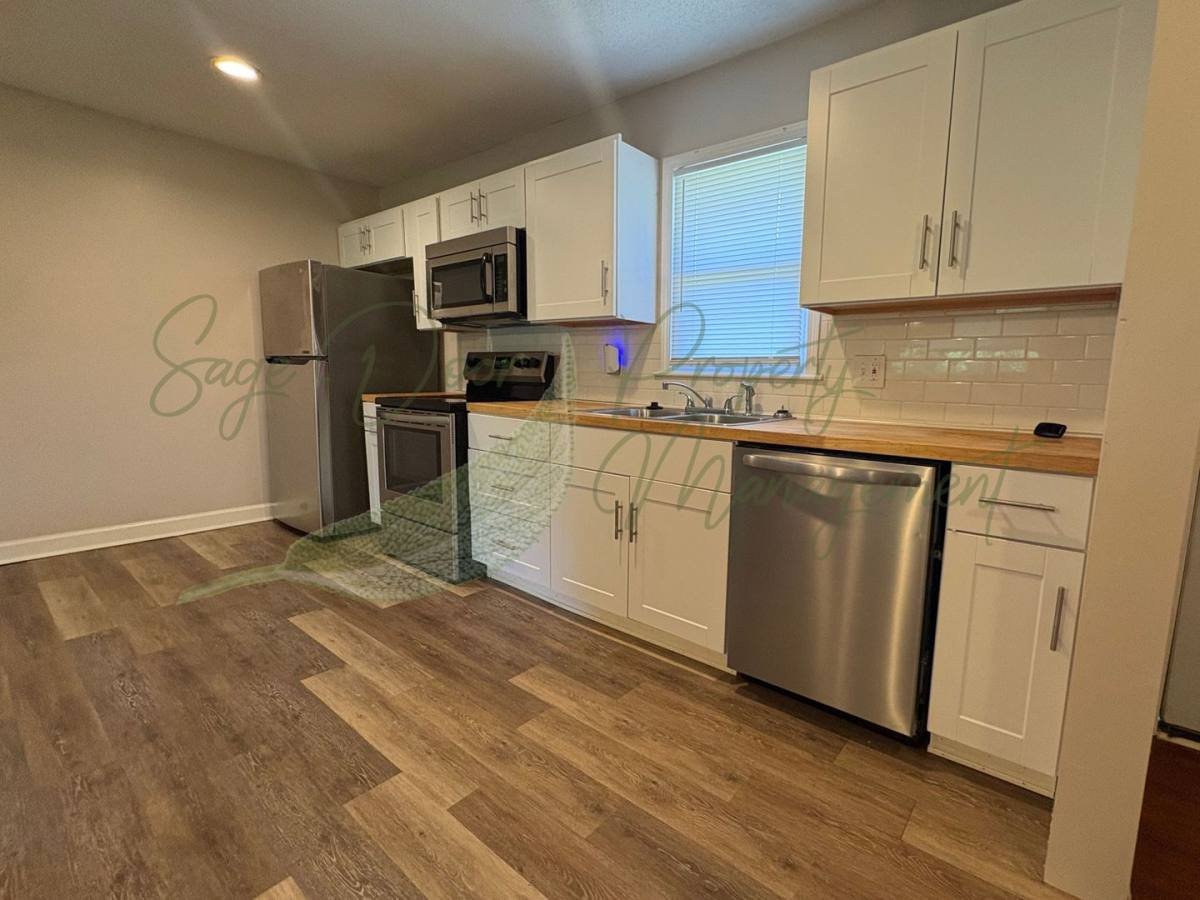 Townhouse for rent at 8800 E 71st Terrace, Kansas City, MO 64133
