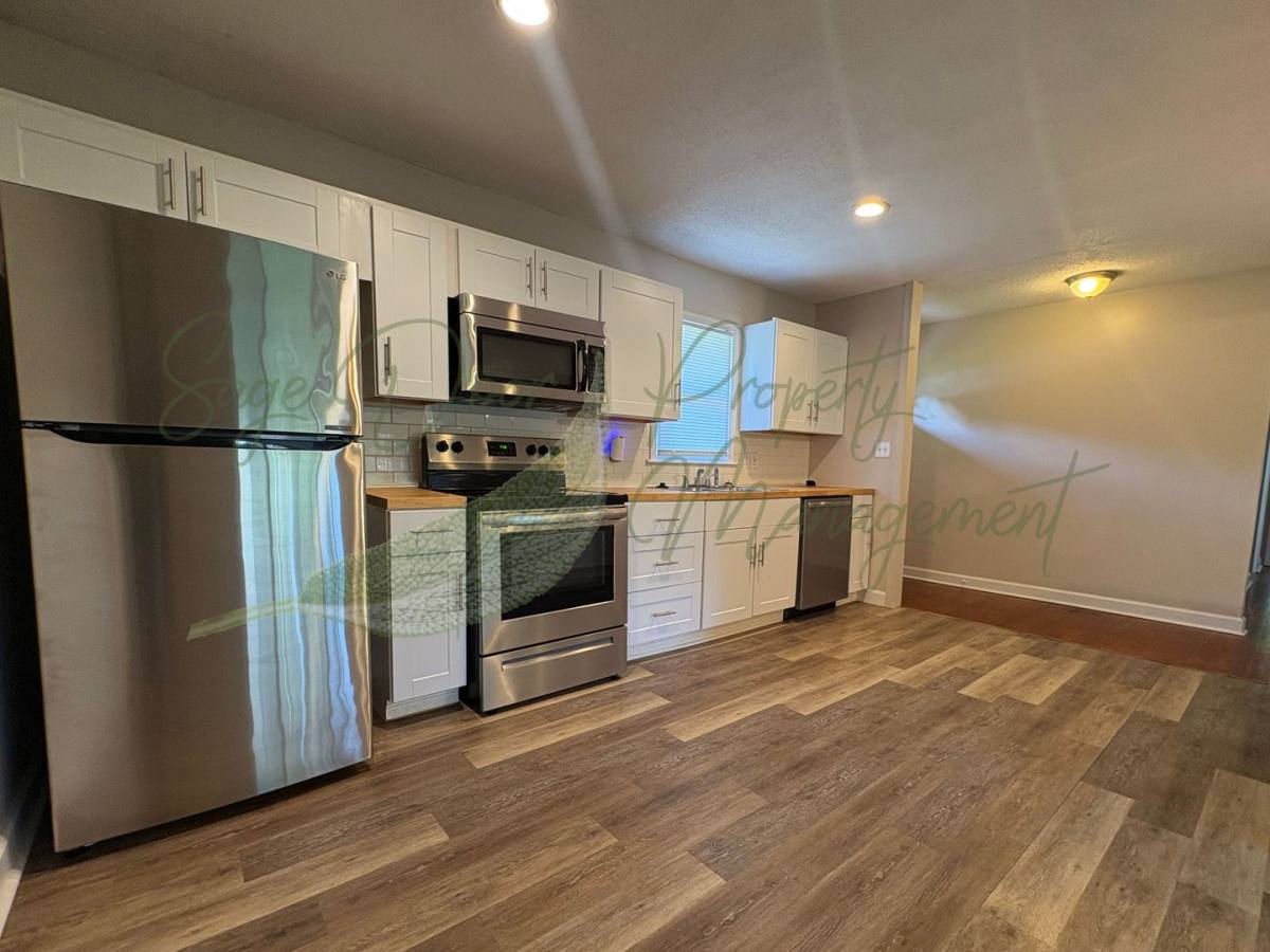 Townhouse for rent at 8800 E 71st Terrace, Kansas City, MO 64133