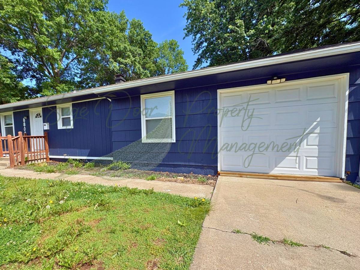 Townhouse for rent at 8800 E 71st Terrace, Kansas City, MO 64133