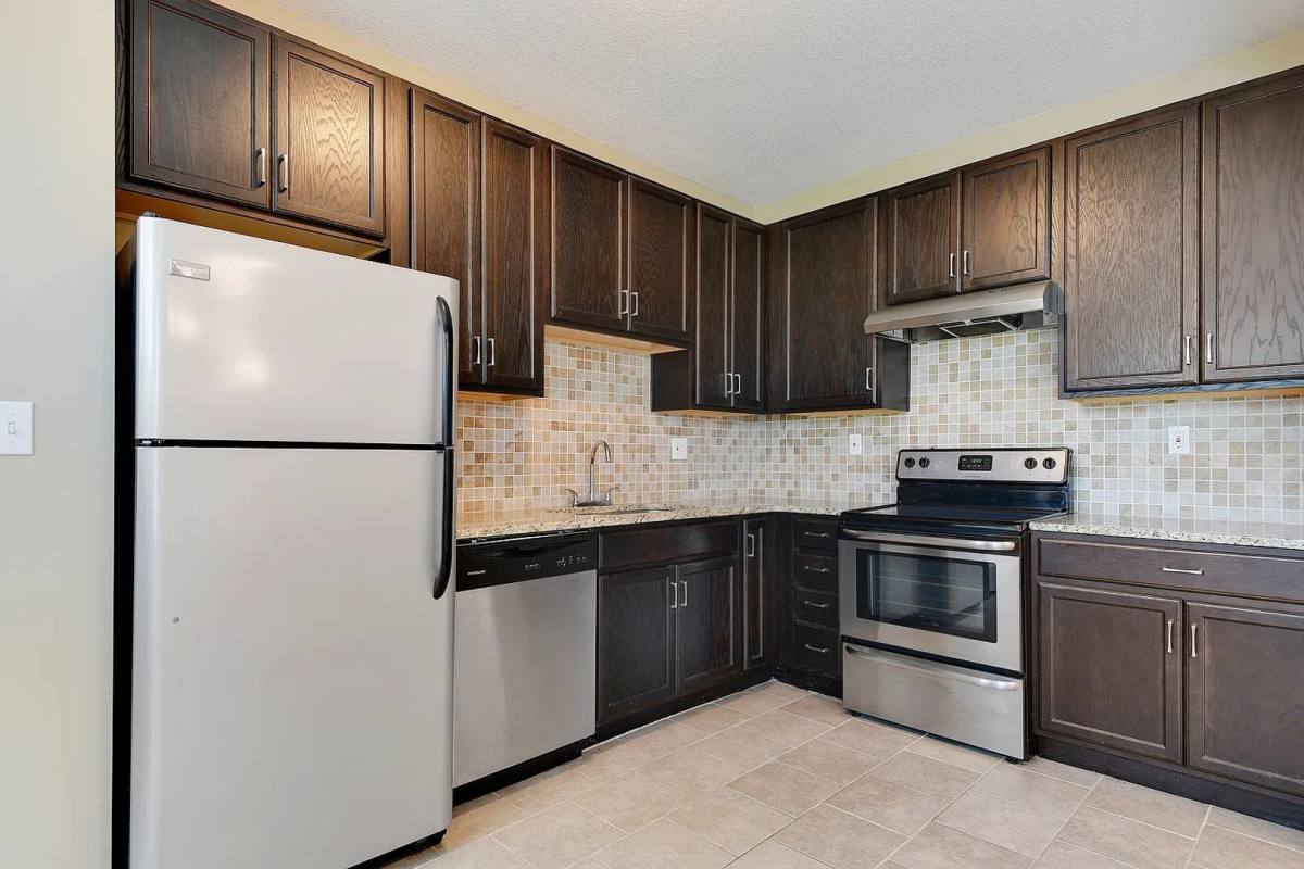 Apartment for rent at 24 E Linwood Blvd, Kansas City, MO 64111