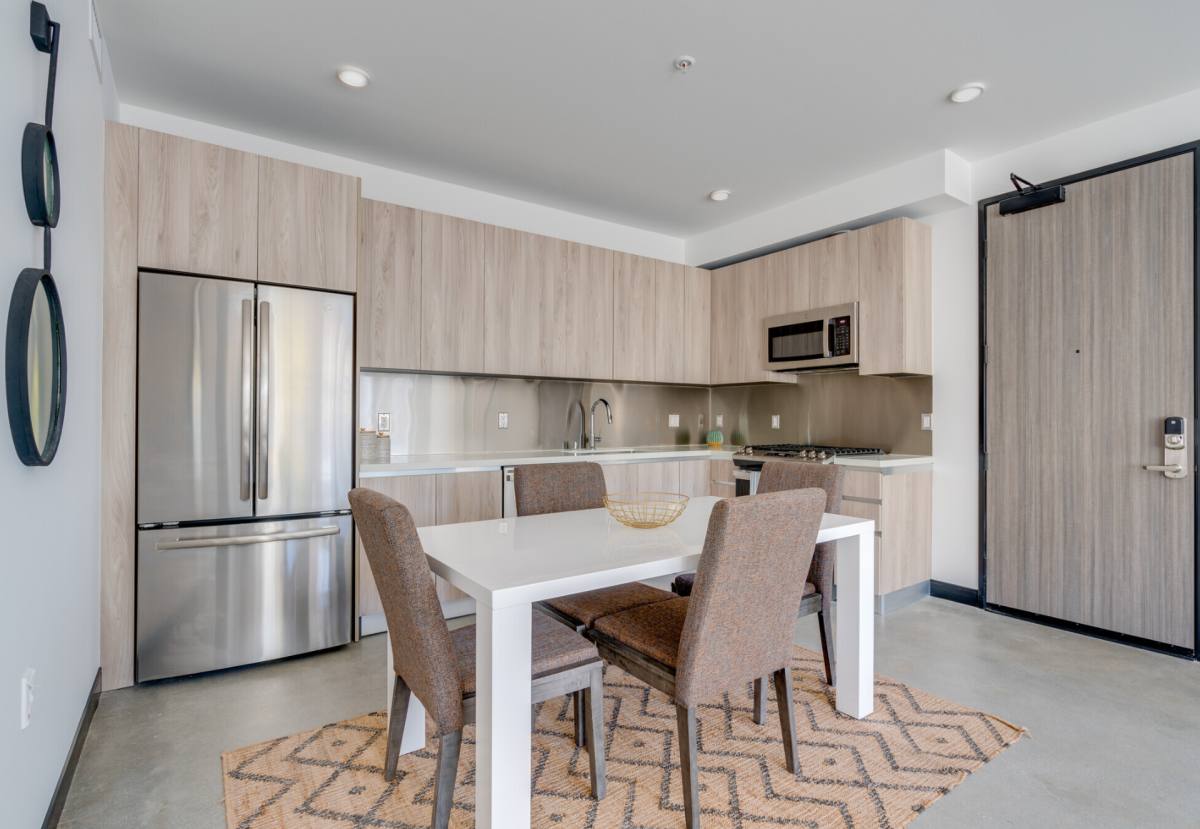 Apartment for rent at 11445 Riverside Dr, North Hollywood, CA 91602