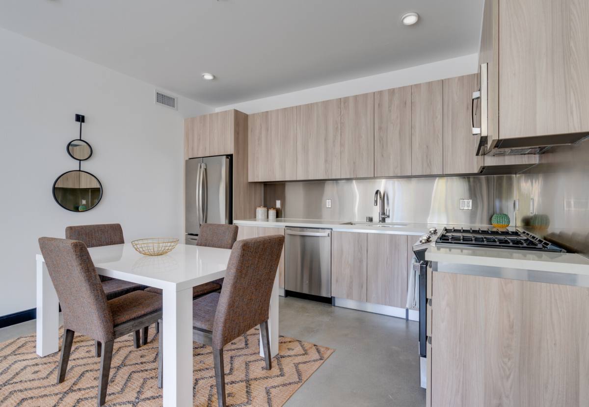 Apartment for rent at 11445 Riverside Dr, North Hollywood, CA 91602
