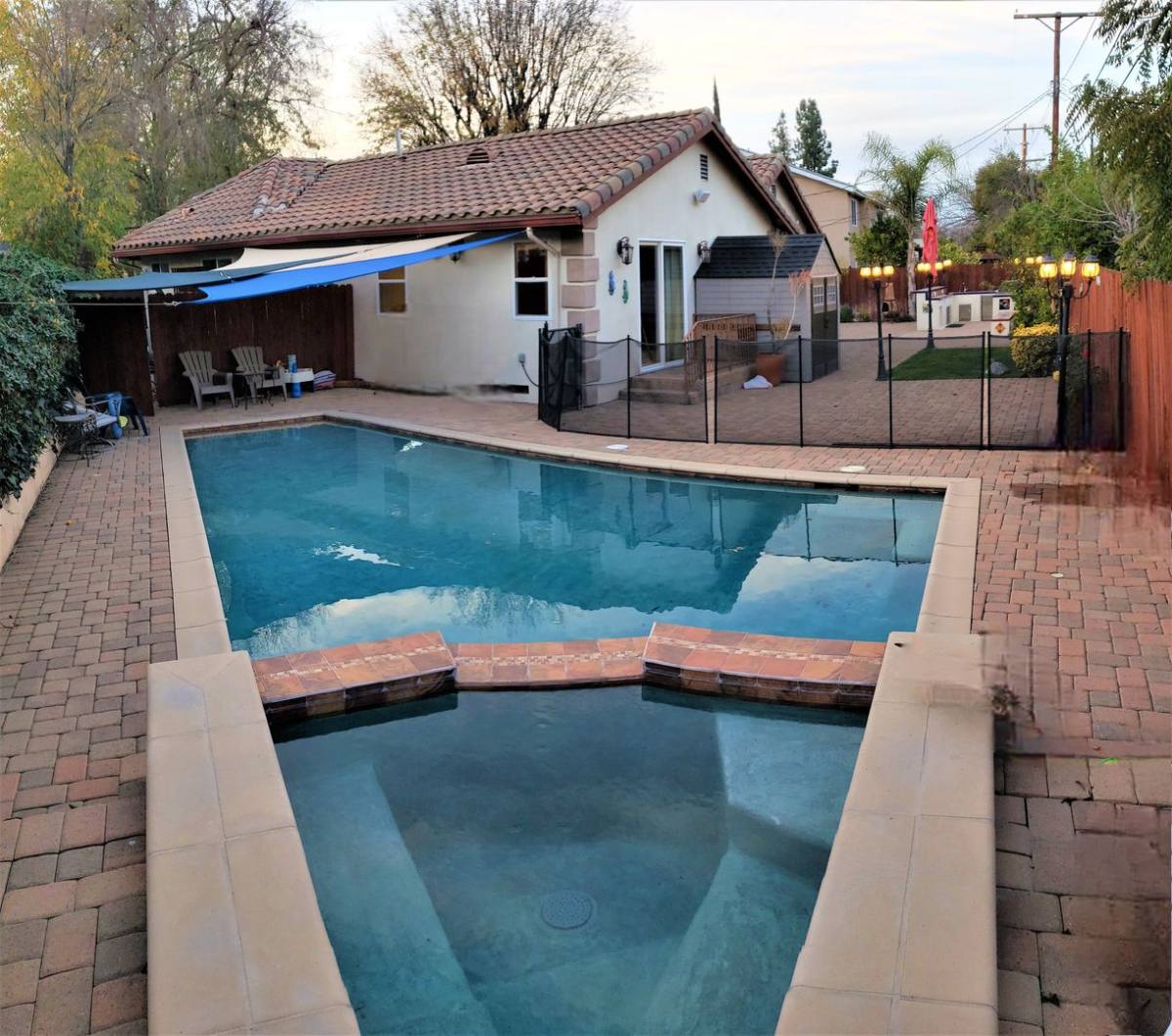House for rent at 4940 Dobkin Ave, Tarzana, CA 91356