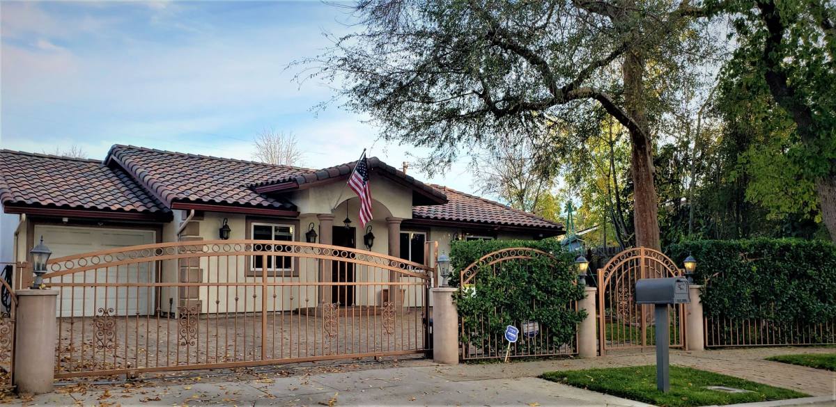 House for rent at 4940 Dobkin Ave, Tarzana, CA 91356