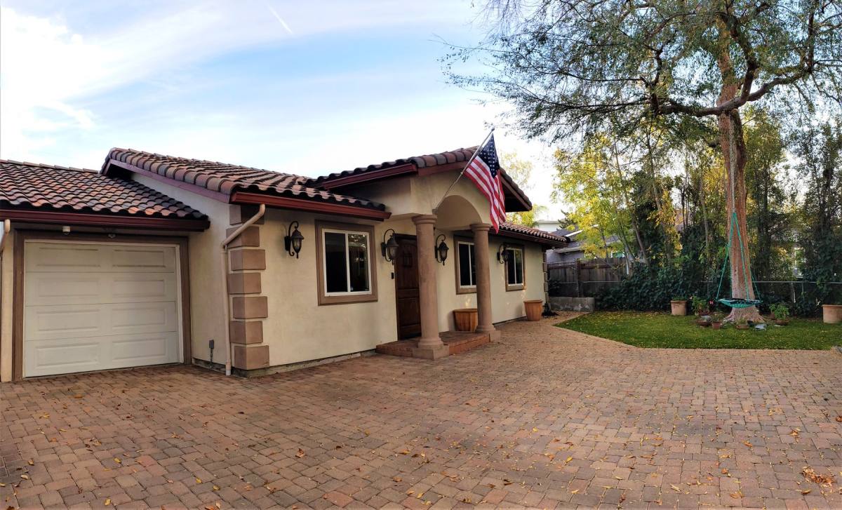 House for rent at 4940 Dobkin Ave, Tarzana, CA 91356