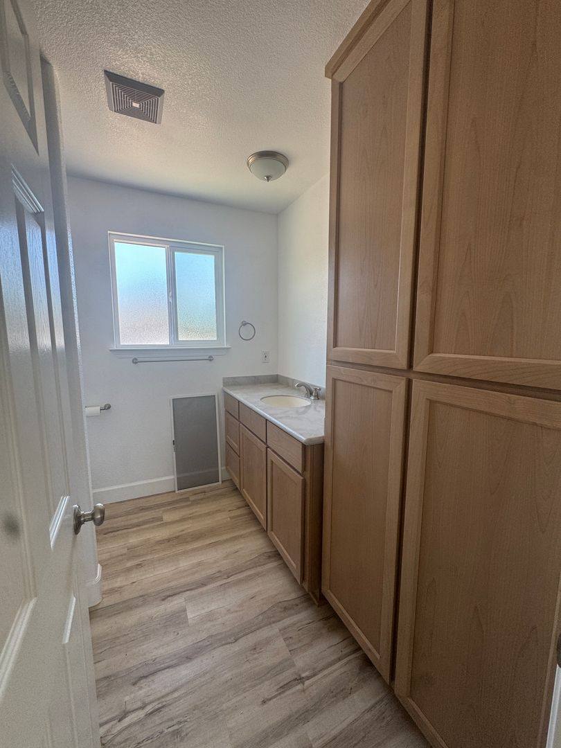 House for rent at 815 Walnut St, Yuba City, CA 95991