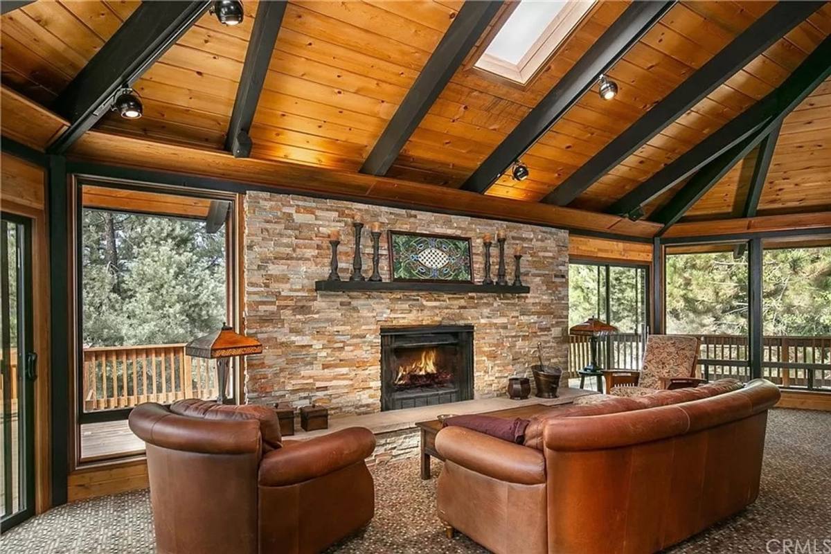 House for rent at 1708 Woodland Dr, Pine Mountain Club, CA 93222