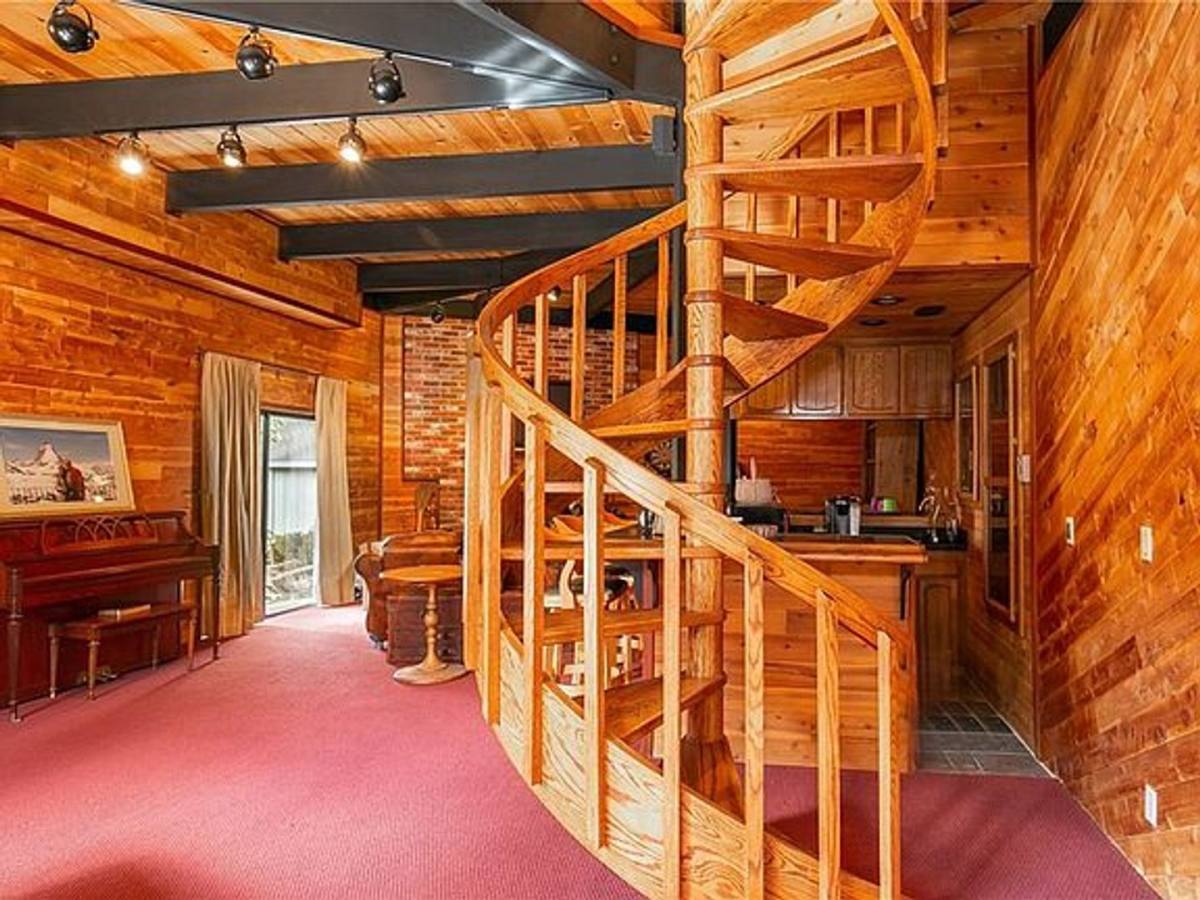 House for rent at 1708 Woodland Dr, Pine Mountain Club, CA 93222