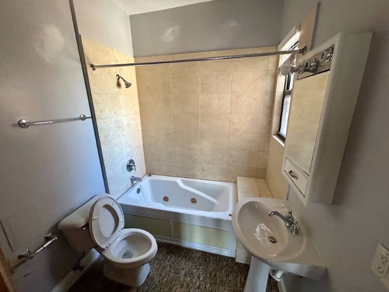 Condo for rent at 1140 E Marquette #2D, Chicago, IL 60637