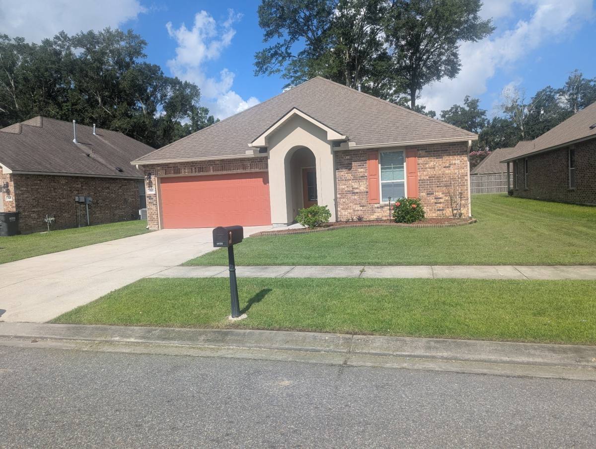 House for rent at 39356 Legacy Lake Dr, Gonzales, LA 70737