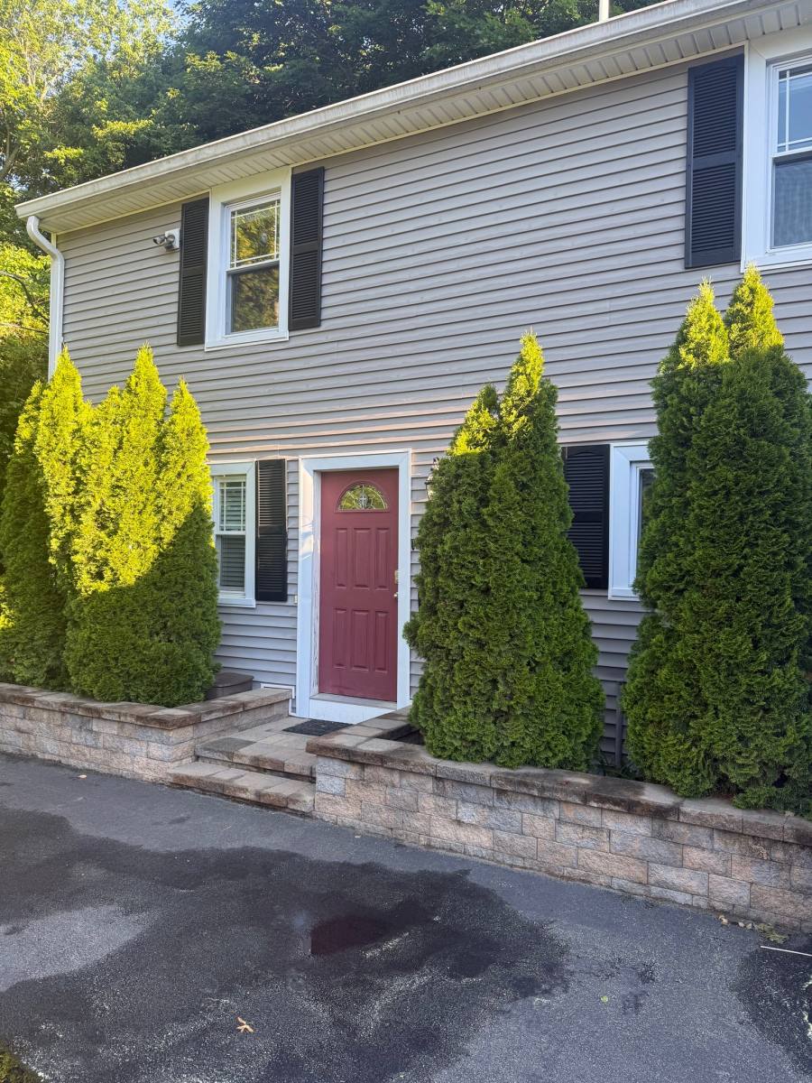 Apartment for rent at 40 Elm St #2, North Easton, MA 02356