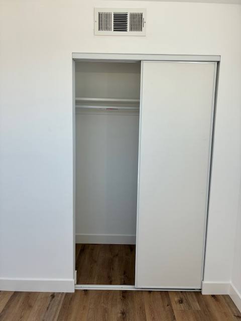 Apartment for rent at 447 1 2 W 74th St, Los Angeles, CA 90003