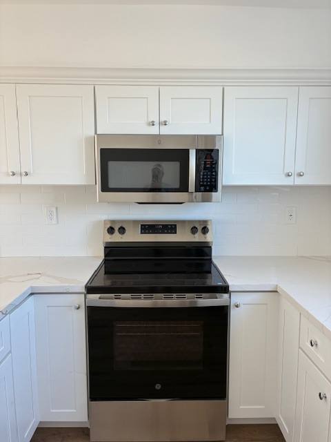 Apartment for rent at 447 1 2 W 74th St, Los Angeles, CA 90003