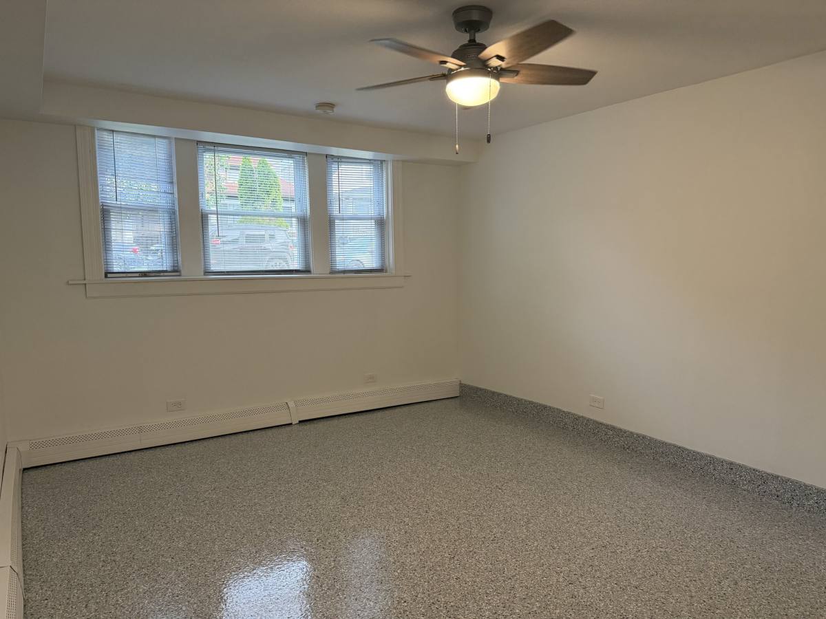 Apartment for rent at 5010 W Grace St #BSMT B, Chicago, IL 60641