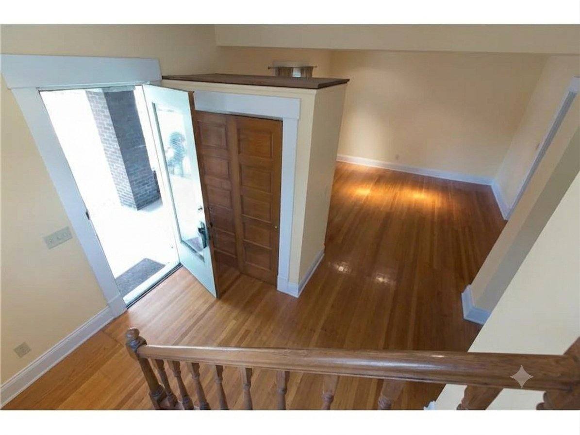 Townhouse for rent at 1228 Central Ave, Indianapolis, IN 46202