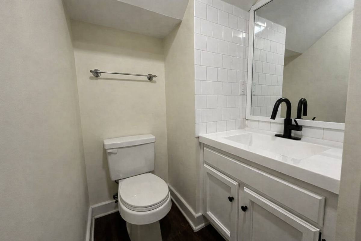 Townhouse for rent at 1228 Central Ave, Indianapolis, IN 46202