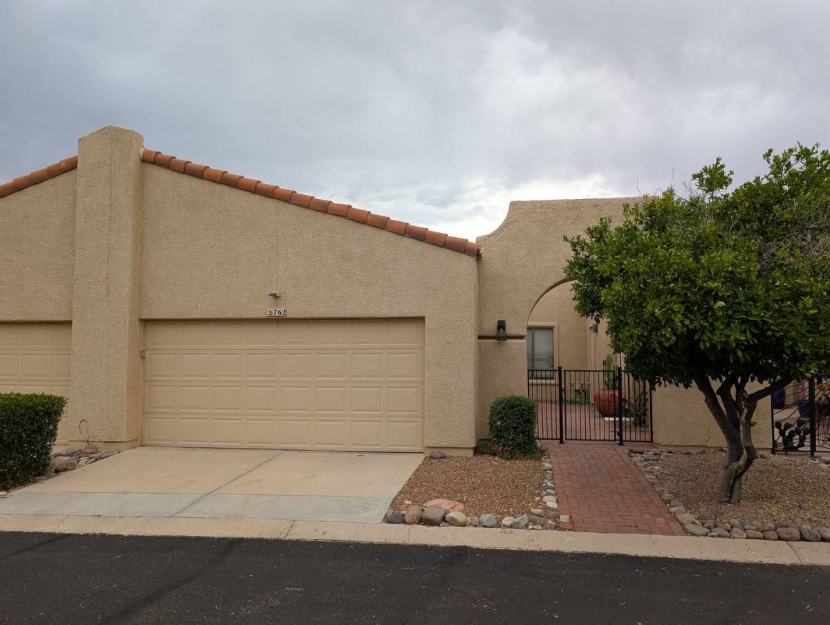 Townhouse for rent at 762 W Rushwood Dr, Tucson, AZ 85704