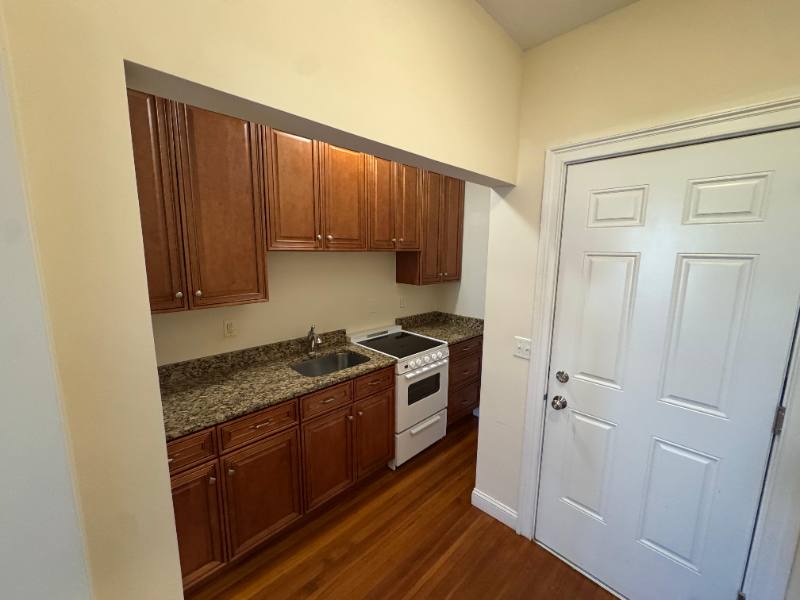 Apartment for rent at 293 Broadway #2R, Methuen, MA 01844