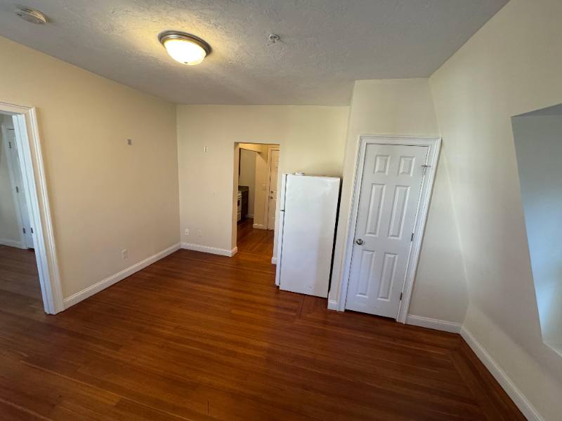 Apartment for rent at 293 Broadway #2R, Methuen, MA 01844